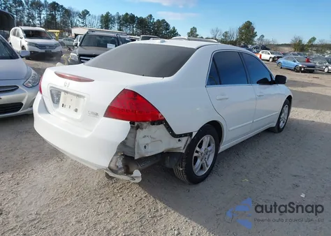 2007 Honda Accord 2.4 Ex из США, поврежденный, VIN 1HGCM56857A182697